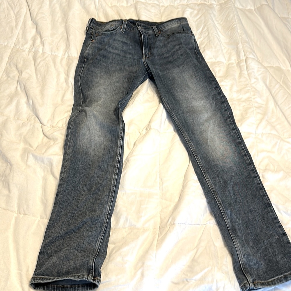 Levi’s 511 Men’s Slim Fit Jeans, size 32Wx32L, Dark Denim, Slim throughout